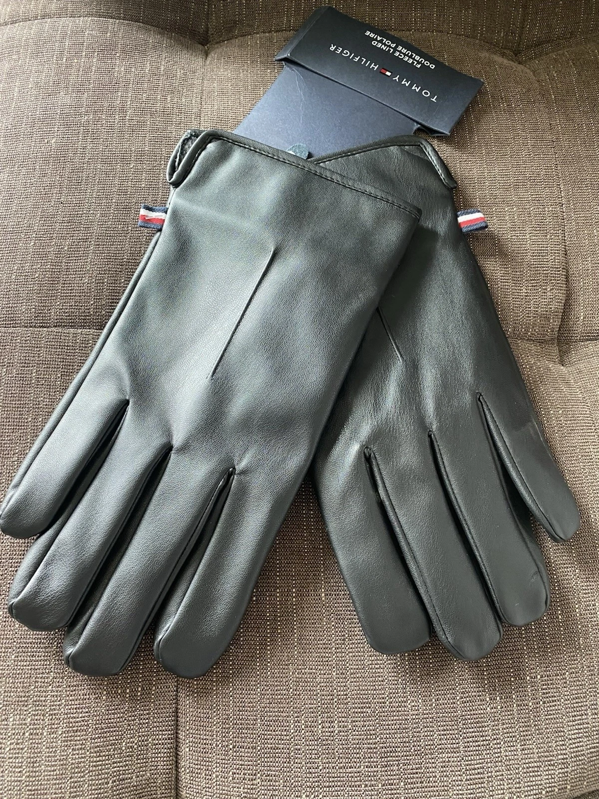Tommy Hilfiger Men’s XL Black Leather Gloves With Touchscreen Tactiles Brand New
Opens in a new wind