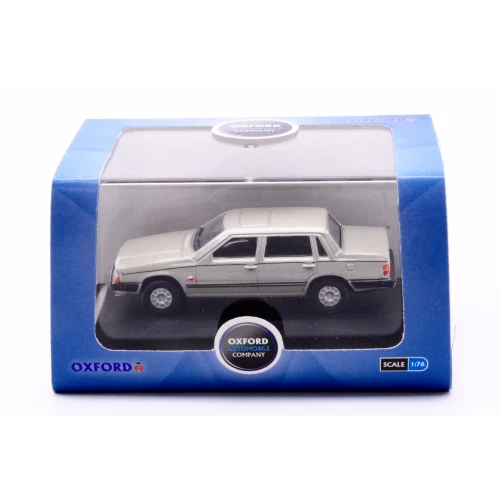VOLVO 760 1982 GOLD METALLIC 1:76 Oxford Auto Stradali Modellino Nuovo - Immagine 2 di 2