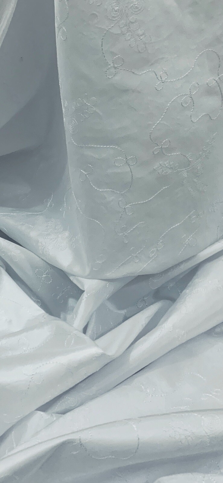 Tela de tafetán bordada floral blanca 58"" precio por metro