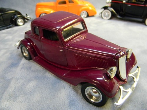1/24 SCALE 1934 FORD 2DR COUPE STREET ROD PURPLE MOTORMAX DIECAST CAR-NO BOX
