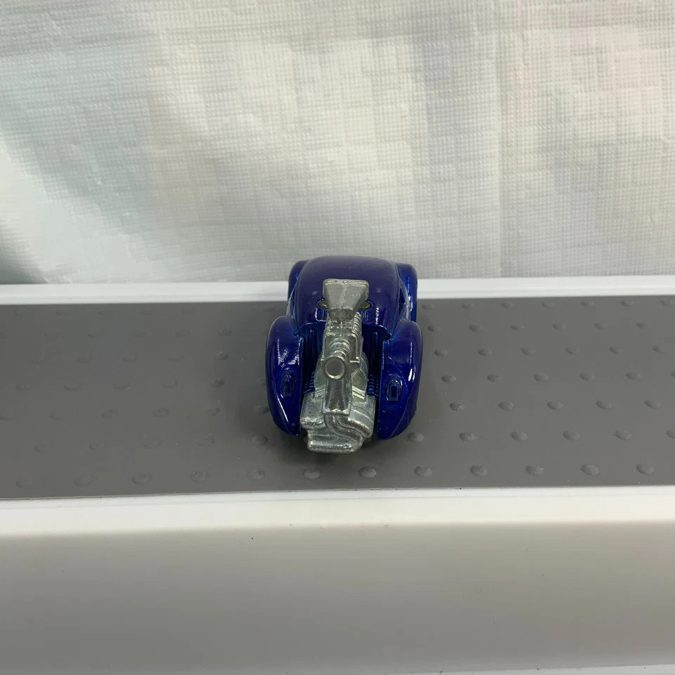 Hot Wheels Heat Fleet Tooned Volkswagen Beetle Metalflake Dark Blue Die Cast - Image 2 of 4