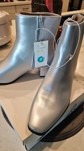 A New Day Ultimate Comfort Delilah Boots Silver Women’s 8 New in Box - Picture 3 of 7