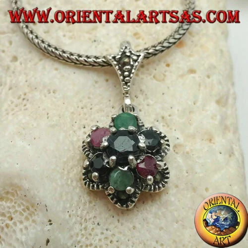 Collane e pendagli di lusso con gemme in argento con pietra principale zaffiro