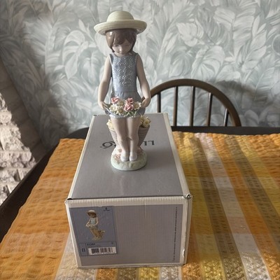 Lladro Figur Nr 1284 ''Blumen auf dem Schoß'' verpackt, Top Zustand