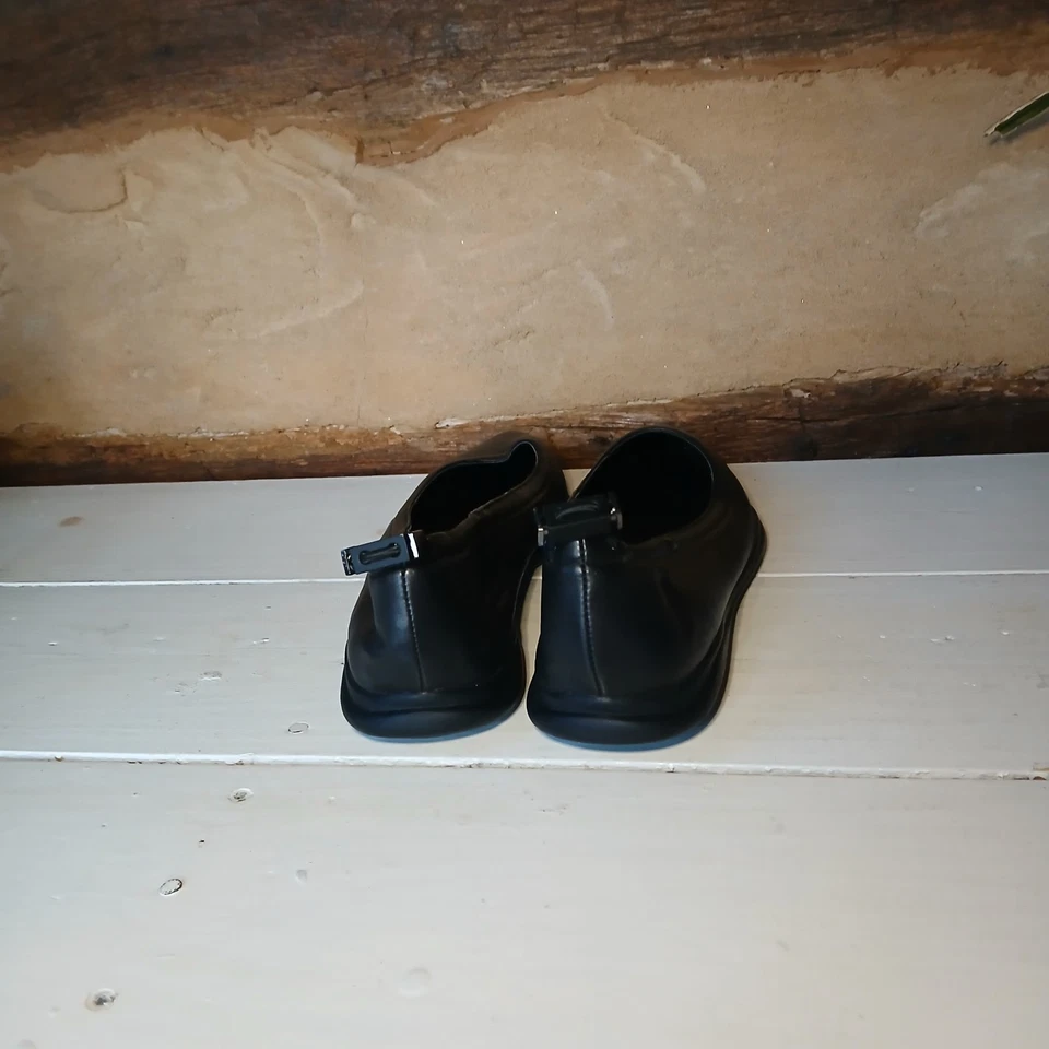 Vince Camuto Mujer Bentreta Deportivo Punta Punta Ballet Planos Cuero Negro 8 Foto 4 de 4