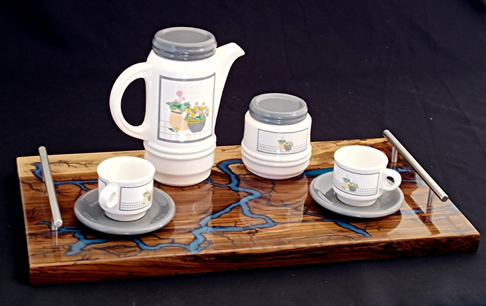 Epoxy and wood Lichtenberg serving tray - Unique handmade gift-image