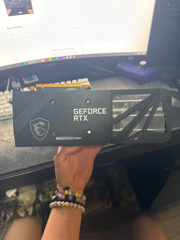 Tarjeta de video Gigabyte GeForce RTX 3060 12g WINDFORCE OC cebada negra usada Foto 2 de 2
