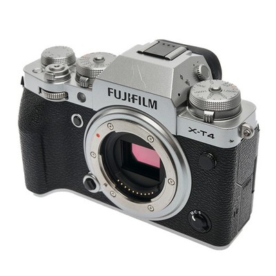 Fujifilm X-T4 silber gebraucht ca. 8.000 Ausl. Kamera