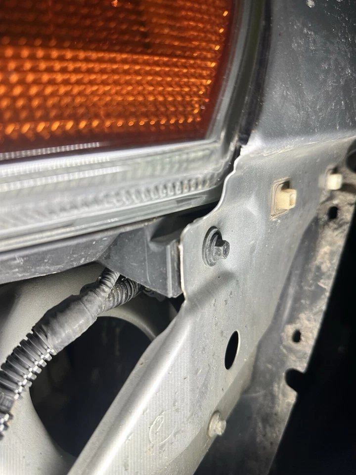 原始设备制造商 2004 - 2007 年沃尔沃 S60R V70R T5 2.5L P2 左侧驾驶员车头灯组件 — 第 2/4 张图片