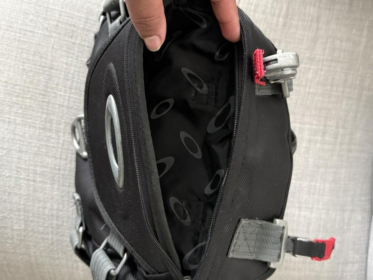 Oakley AP Tactical Roller Bag Clip | eBay