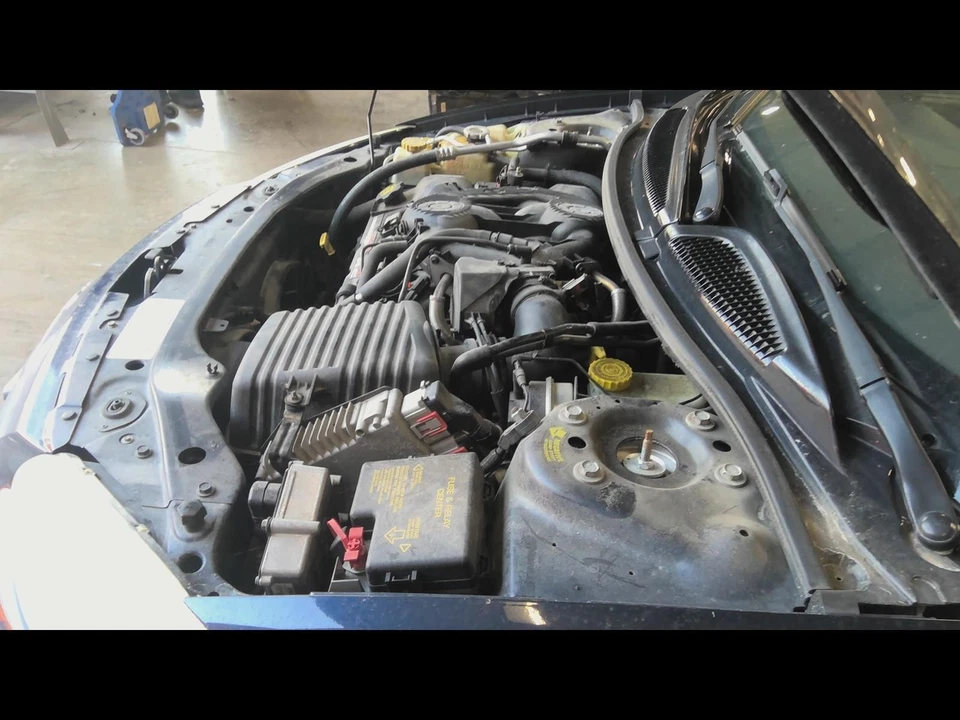 Used Front Bumper Assembly Front fits: 2001 Chrysler Sebring Conv w/fog lamps Fr - Изображение 2 из 4