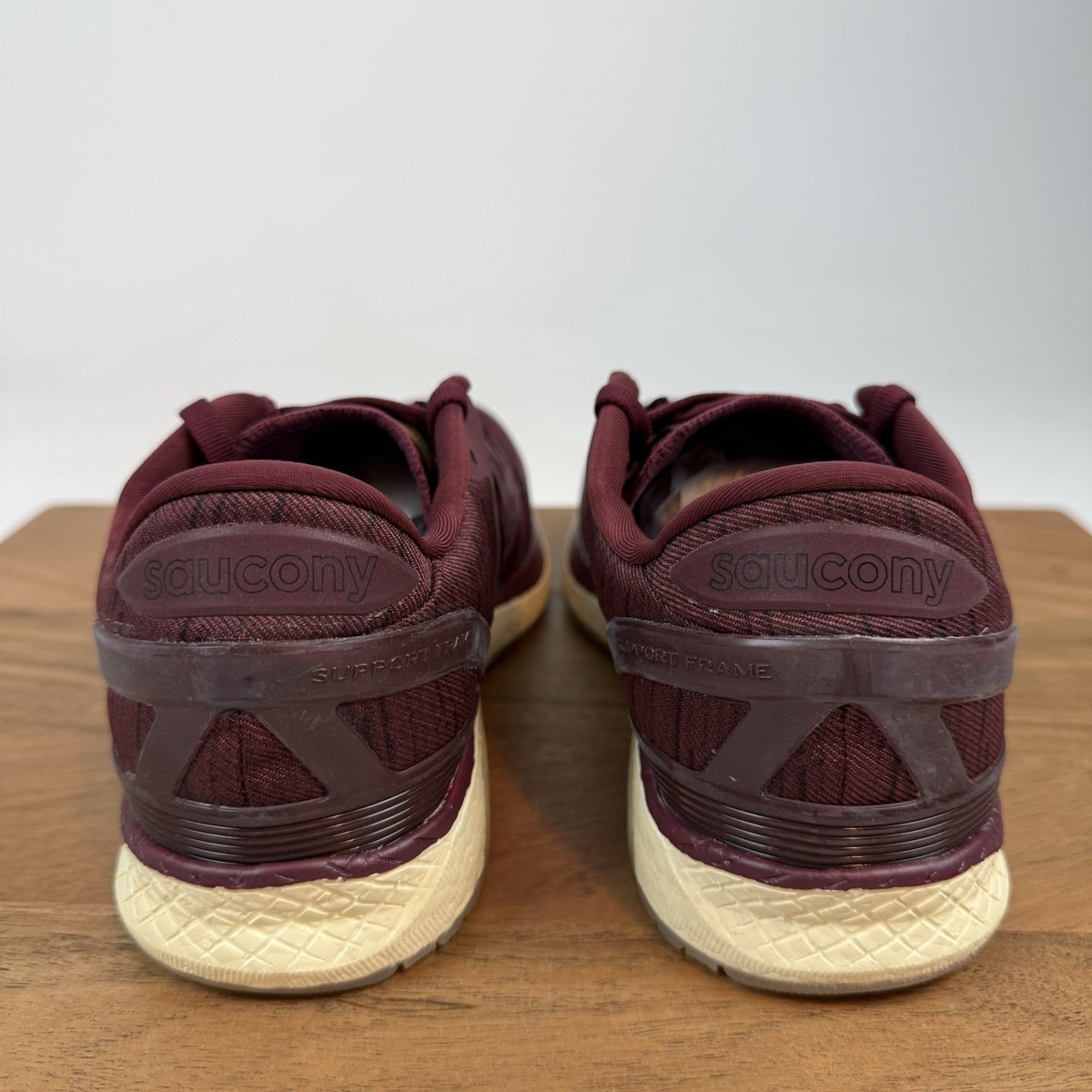 New Mens Saucony Liberty ISO Low Athletic Running Sneakers  display picture 2