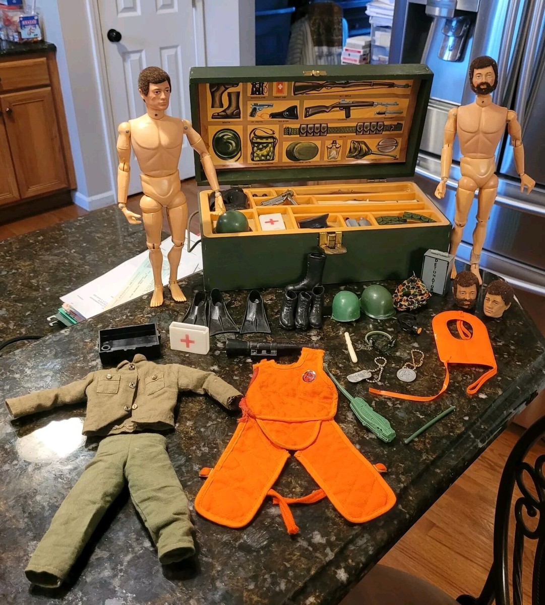 Vintage 1964 G.I. Joe 2 Action Figures & Accessories Wooden Foot