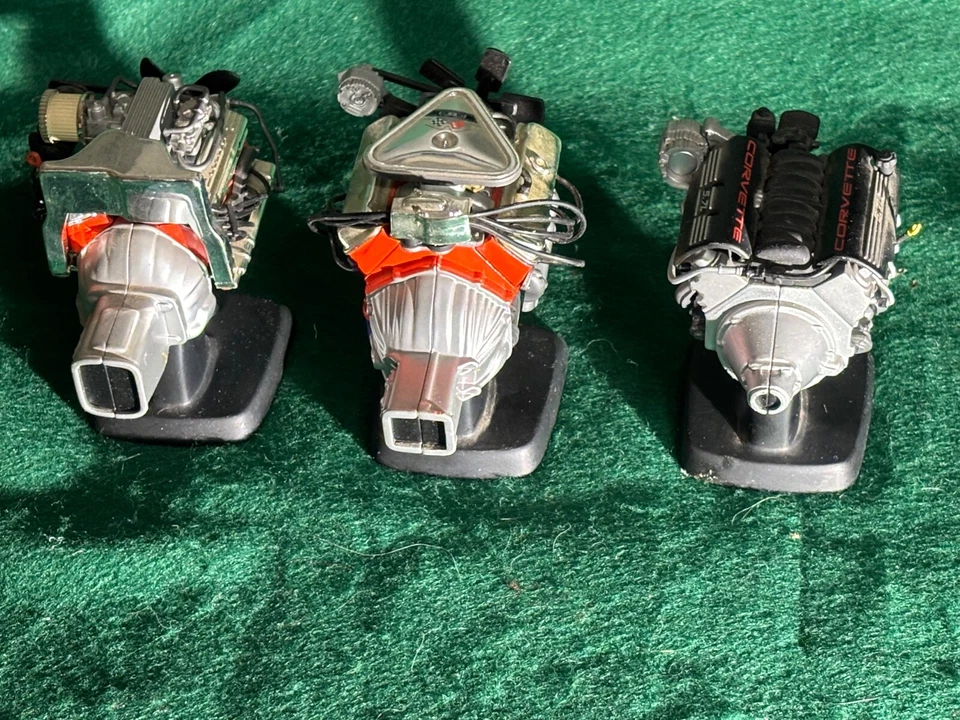 1:12 Scale American Muscle 1957, 1967 & 1997 Corvette Engine Set - Image 3 of 4