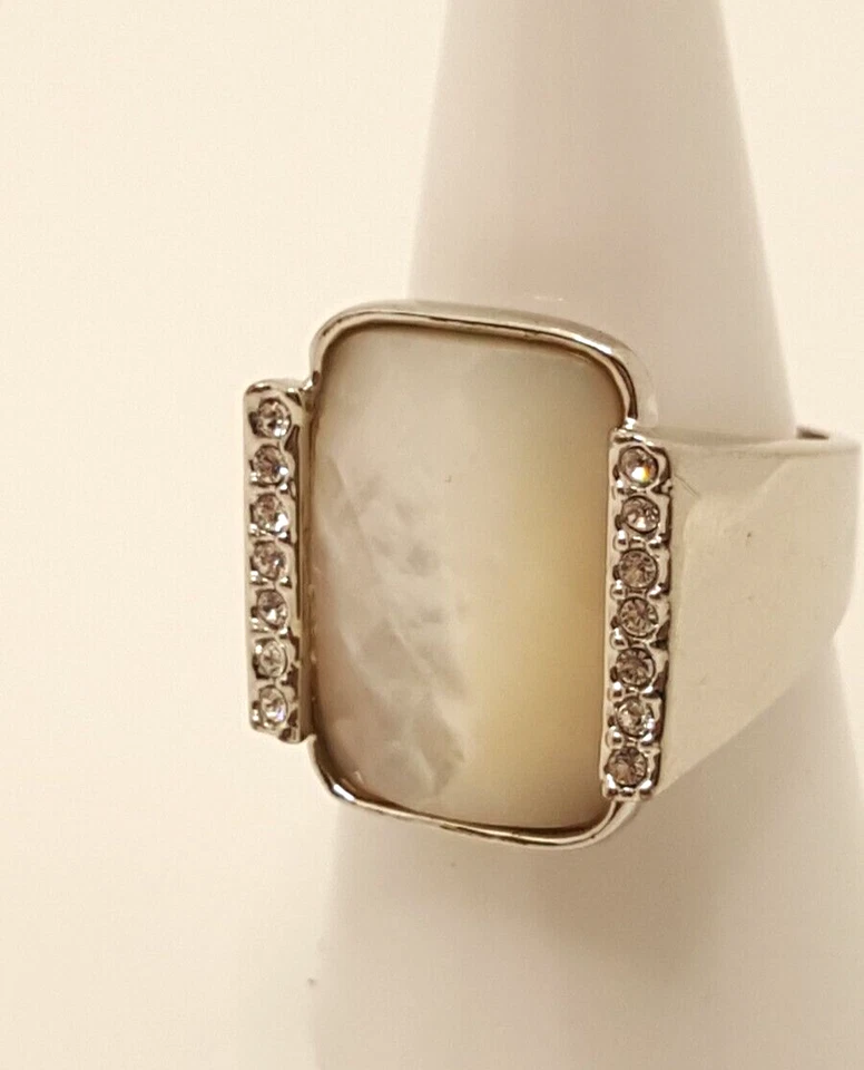 Gorgeous Sparkling Real Mother of Pearl Cocktail Ring Size O~O1/2 #21908 - Image 4 of 4