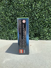 Lego DC Comic Super Heroes- Batman The Penguin Face off (76010)- New- Ships Fast