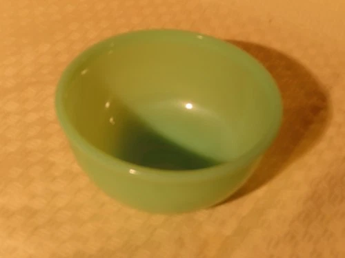 Vintage Jadeite 16 Oz. 5 1/4” Green Bowl Fire King Single Bowl, no chips