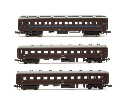 KATO "SPUR N" KONVOLUT 3 VERSCHIEDENE BRAUNE 3074/33459/3522 PERSONENWAGEN REISEZUGWAGEN | Zustand: Used