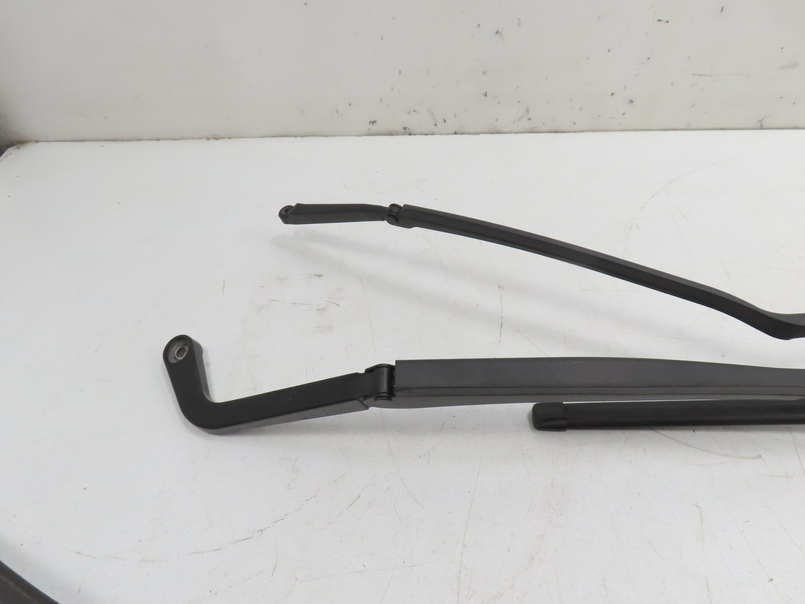 Lamborghini Gallardo 2006 Front Right Windshield wipers Pair