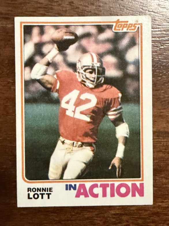 1982 Topps #487 Ronnie Lott