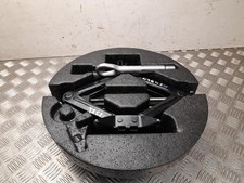 Werkzeugkasten Mercedes-Benz B-Class 2022 30633987 Werkzeugkasten Mercedes-Benz B-Class 2022 30633987