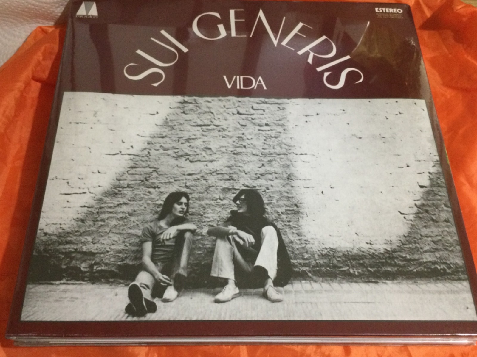 SUI GENERIS VIDA CHARLY GARCIA VINYL  MINT RECORD  SEALED MADE IN ARGENTINA