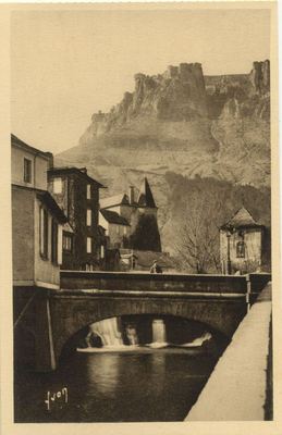 Old postcard FLORAC 50 the fisherman and the old castle YVON