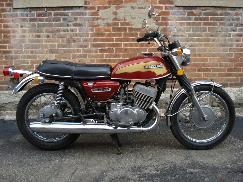 Guardabarros delantero y trasero Suzuki T500 1969-1975 nuevo guardabarros un par Su T500 Titan. Foto 3 de 4