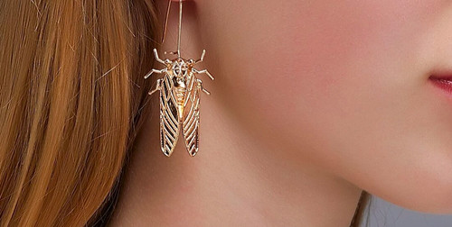 New Boutique Gold Tone Metal Cicada Bug Charm Drop Pair Of Earrings Boho Jewelry