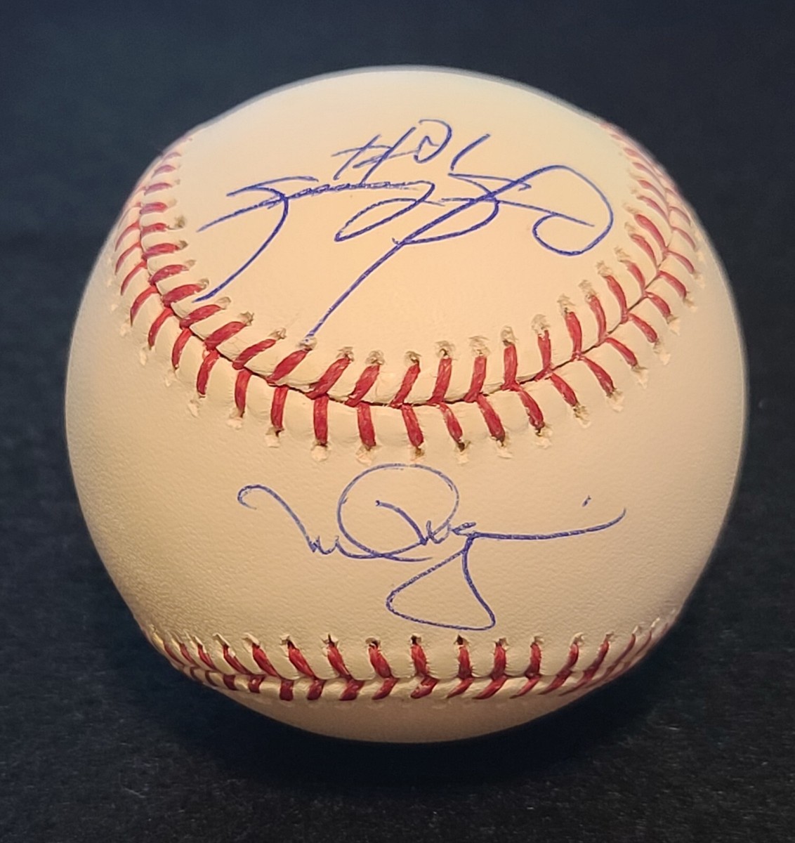 Mark McGwire Sammy Sosa Signed Baseball Beckett LOA Cardinals Cubs