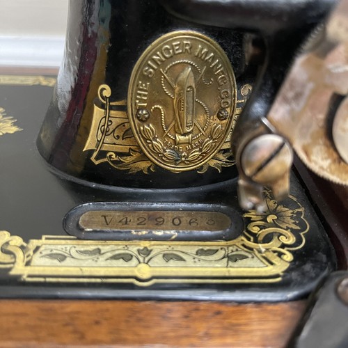 Antique 1908 Singer 28K Hand Crank Sewing Machine Ornate Case & Top Works - Picture 7 of 24