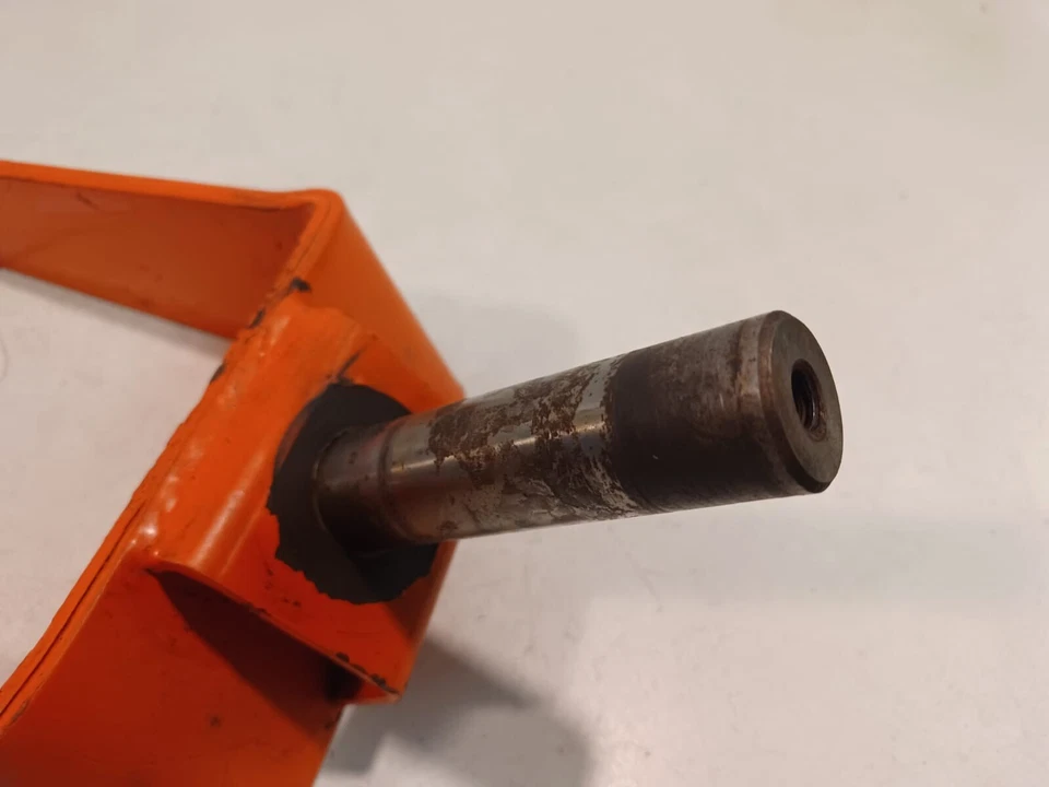 ARIENS FRONT WHEEL YOKE 01547059 - Image 3 of 4