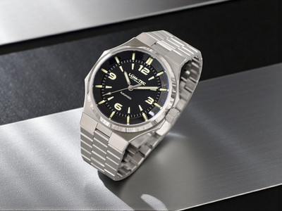 Lum-tec Watch Eclipse E2, Auto w/ integrated bracelet, MDV, Made in USA 42mm NEW