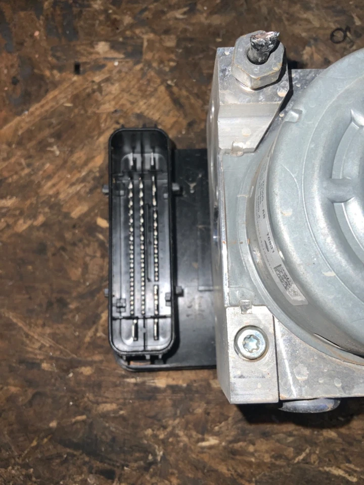 2015 Lincoln Mkz HYBRID HYDRAULIC BRAKE ABS PUMP FG98-2C555-AB - Image 3 of 4