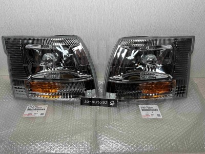 New Toyota Genuine Hiace 100 Series Late Model Clearance Corner Lamp L/R Set JDM