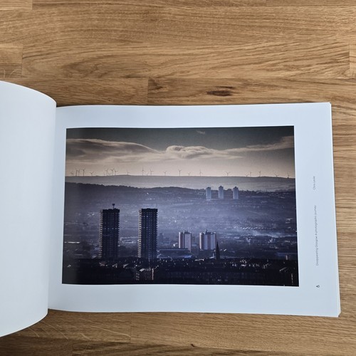 Disappearing Glasgow: A Photographic Journey Signed by Chris Leslie Paperback - Foto 18 di 19