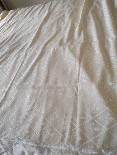 Light Gold Cream Damask Fabric Size 79" x 105" Unused - Picture 6 of 6