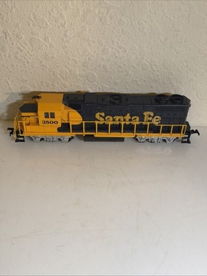 HO Scale Life Like EMD GP38 Diesel Locomotive Santa Fe 3500 NO BOX