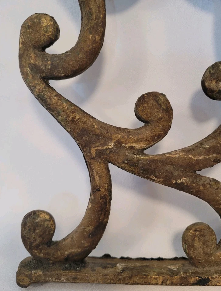 2 frontones antiguos de metal fundido de salvamento arquitectónico diseño de pergamino, ver todas las fotos Foto 3 de 4