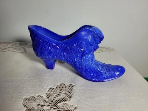 Fenton Glass Shoe Daisy & Button in Slag Periwinkle Blue 5.75"