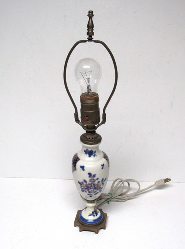 Boudoir Lampe französisches Porzellan Künstler signiert blau weiß gold Vintage handbemalt - Bild 6 von 11