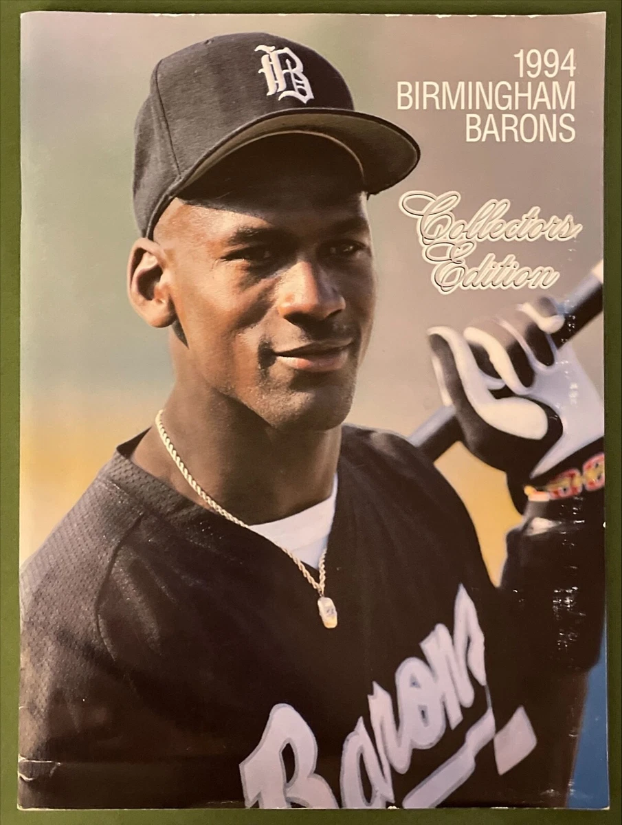 1994 BIRMINGHAM BARONS YEARBOOK WITH MICHAEL JORDAN COLECTORS