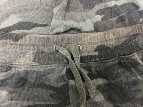 $138 Splendid Women's Gray Striped Track Camo Wide-Leg Sweat Pants Size S - Picture 2 of 4