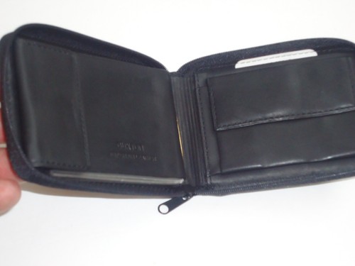 Billetera Buxton Ziparound cuero genuino, negra - Imagen 2 de 5