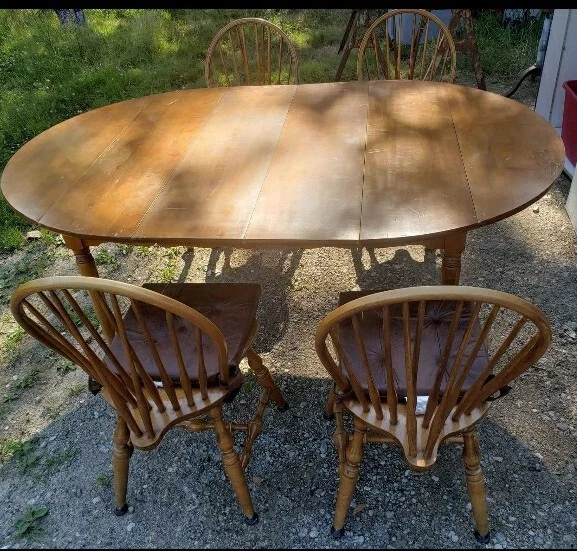 Miles round 2024 dining table