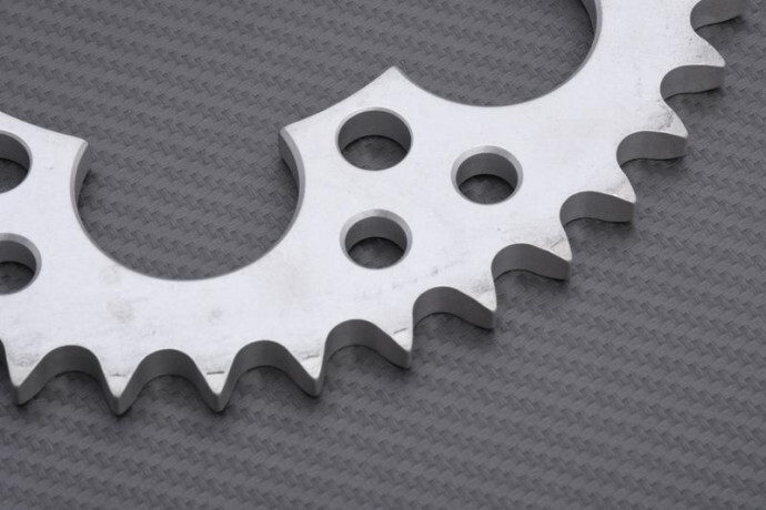 Pignon arrière RENTHAL 40 dents pour KAWASAKI ZR 550 roadster et balade