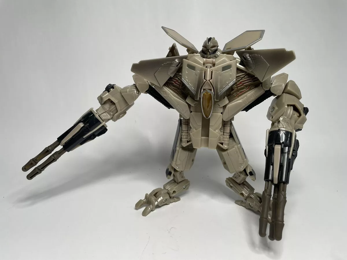 Hasbro Transformers Voyager Class Starscream Action Figure