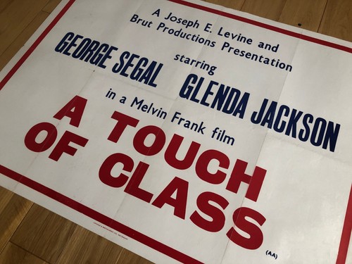 A Touch Of Class Original UK Promo Quad 30"x 40" Folded Poster George Segal 1973 - Picture 2 of 7