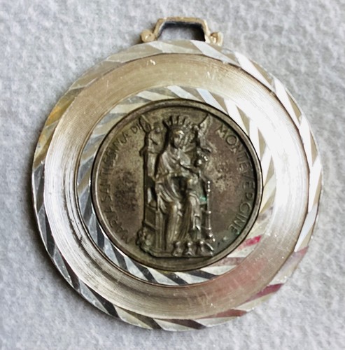 LOTTO CIMELI CIMELI DI MADONNA RELIGIOSA DEI SACERDOTI MONTEVERGINE CAMERA ALTARE - Foto 13 di 15