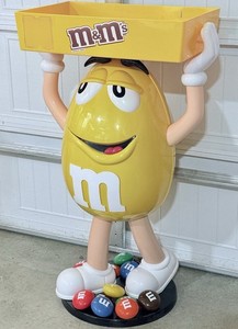 M&M's Yellow Character Large Display Statue w/ Tray Collectible Piece - NICE